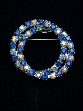 Vintage 1960s Blue Aurora Borealis Rhinestone Wreath  Brooch Brooch